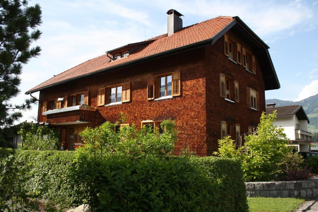 Mama Kaethe - Apartments Nenzing Exterior photo